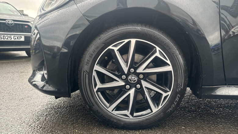 Toyota Yaris 1.5 Hybrid Design 5dr CVT Hybrid Hatchback